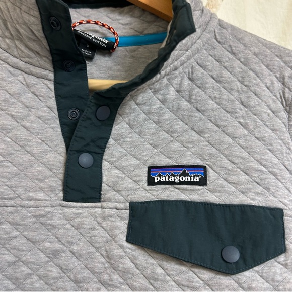 Women's Organic Cotton Quilt Snap-T® Pullover in Drifter Grey and Forest Green - Picture 5 of 9